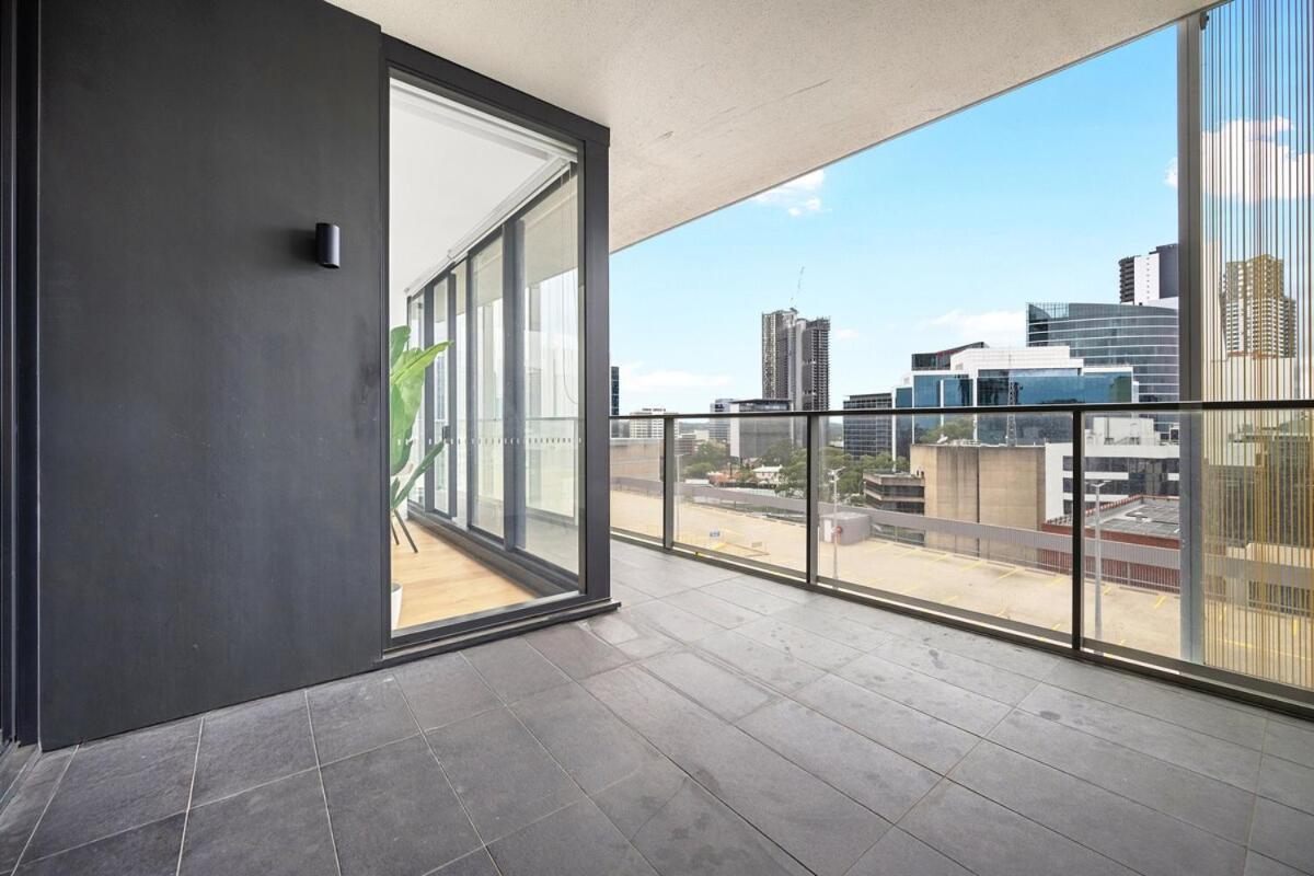 Apartment Convenient Two Bed Parramatta *